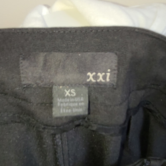 Forever 21 Black Knickers Style Pant - Picture 6 of 6